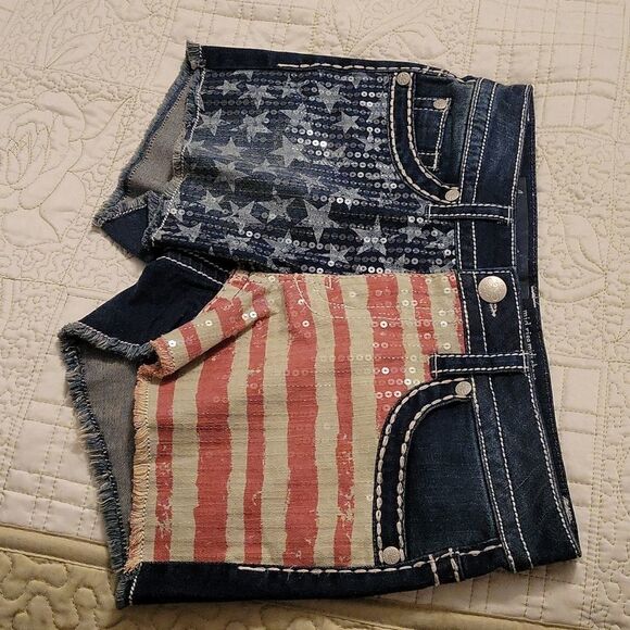 BRAND NEW MID RISE MIDI SHORT SEQUINNED EMBELLISHMENTS WOMEN"S SHORT - Picture 7 of 15